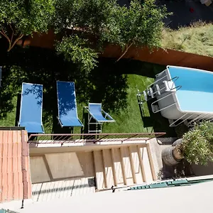 https://villa-la-catena.it-tuscanyhotel.com