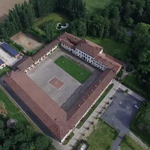 https://agriturismo-cascina-farisengo.it-lombardy.com